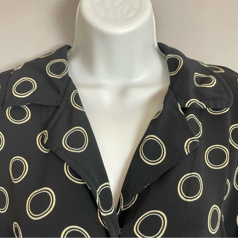 Betsey Johnson Cropped Blouse Black Circle Pattern Tie Front Rayon Size Medium - Picture 13 of 16